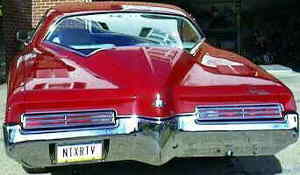 1971 model year - louvers on the deck lid, real boattail and lines in the taillights
