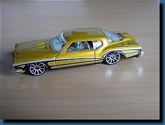 Hot Wheels 2005 Realistix 1971 Buick Riviera 1:64