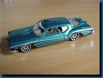 Hot Wheels 2005 Realistix 1971 Buick Riviera 1:64