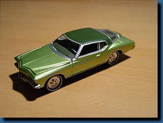 Johnny Lightning 1972 (Green) Buick Riviera 1:64